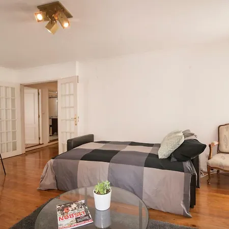 Elegant Spacious In The Heart Of Apartment *